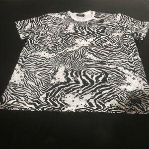 Trukfit white & black stars and stripes graphic T